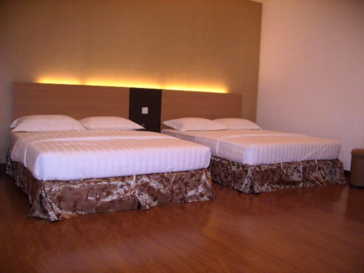 Lbs Hotel Cheras Dış mekan fotoğraf